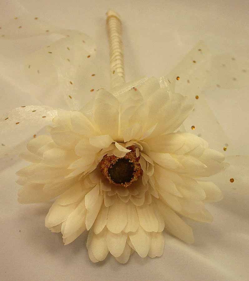 Flowergirl's Cream Gerbera Wand